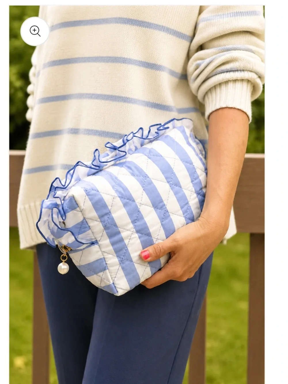 N/A cosmetic bag